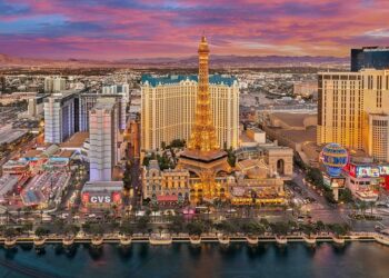 Accepting trash and recyclables in las Vegas